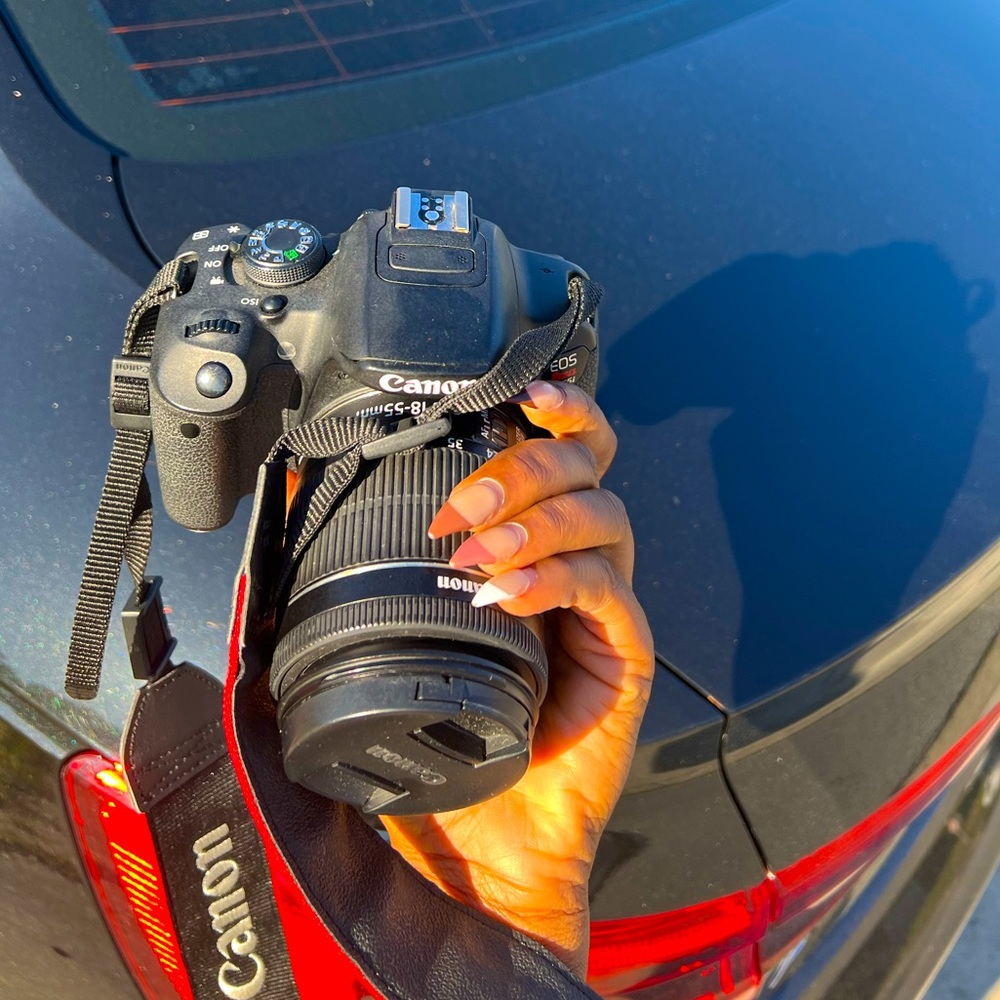 Canon EOS Rebel T5i DSLR Camera & EF-S 18-55mm Lens